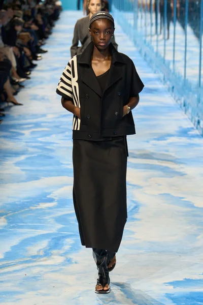 Look 48